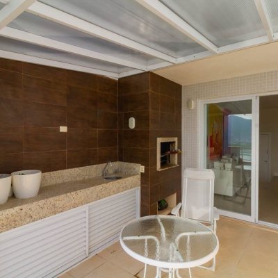 Cobertura com 297m², 4 quartos, 2 suítes, 3 garagens, no bairro João Paulo em Florianópolis