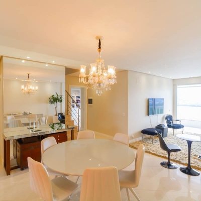 Cobertura com 297m², 4 quartos, 2 suítes, 3 garagens, no bairro João Paulo em Florianópolis