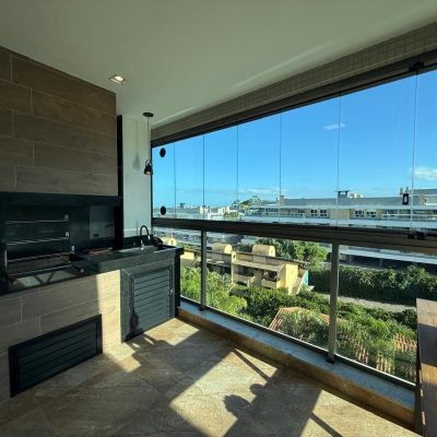 Cobertura com 191m², 2 quartos (sendo 2 suítes), 2 garagens, no bairro Campeche em Florianópolis