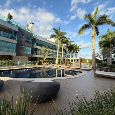 Cobertura com 191m², 2 quartos (sendo 2 suítes), 2 garagens, no bairro Campeche em Florianópolis