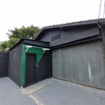 Galpao/Deposito com 100m², 6 garagens, no bairro Ponte Do Imaruim em Palhoça