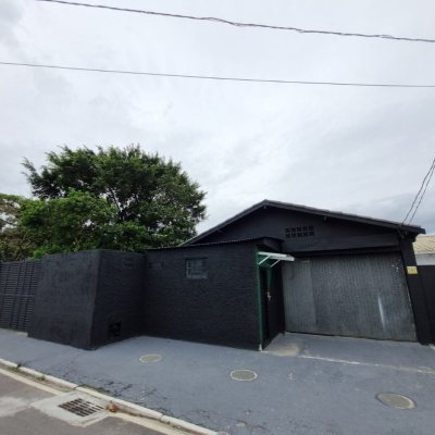 Galpao/Deposito com 100m², 6 garagens, no bairro Ponte Do Imaruim em Palhoça