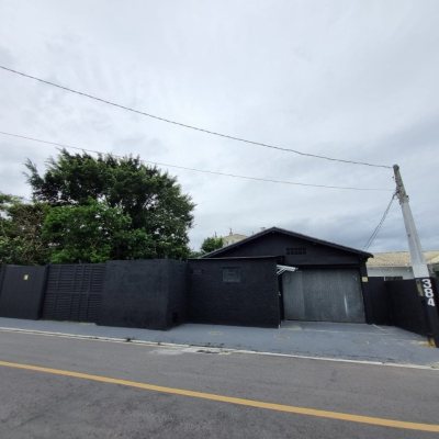 Galpao/Deposito com 100m², 6 garagens, no bairro Ponte Do Imaruim em Palhoça