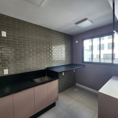 Apartamentos com 59m², 2 quartos, 1 suíte, 1 garagem, no bairro Centro em Florianópolis