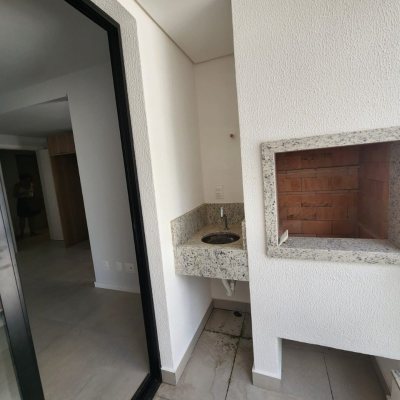 Apartamentos com 59m², 2 quartos, 1 suíte, 1 garagem, no bairro Centro em Florianópolis