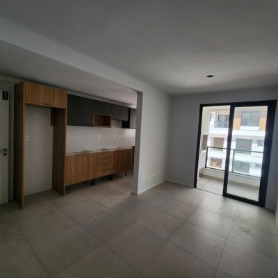 Apartamentos com 59m², 2 quartos, 1 suíte, 1 garagem, no bairro Centro em Florianópolis