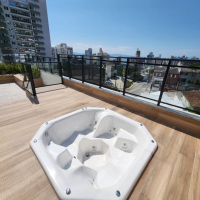 Apartamentos com 59m², 2 quartos, 1 suíte, 1 garagem, no bairro Centro em Florianópolis