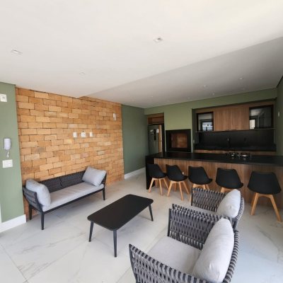 Apartamentos com 59m², 2 quartos, 1 suíte, 1 garagem, no bairro Centro em Florianópolis