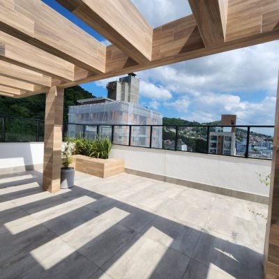 Apartamentos com 59m², 2 quartos, 1 suíte, 1 garagem, no bairro Centro em Florianópolis