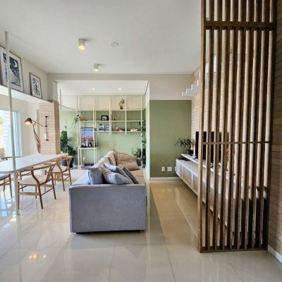 Cobertura com 142m², 3 quartos, 1 suíte, 3 garagens, no bairro Campeche em Florianópolis