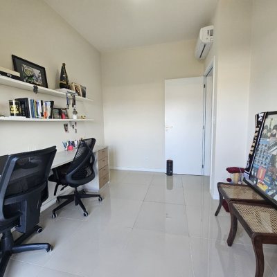 Cobertura com 142m², 3 quartos, 1 suíte, 3 garagens, no bairro Campeche em Florianópolis