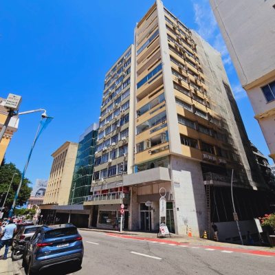 Sala com 212m², 3 garagens, no bairro Centro em Florianópolis