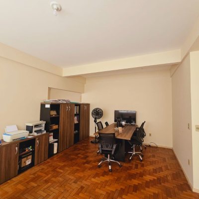 Sala com 212m², 3 garagens, no bairro Centro em Florianópolis