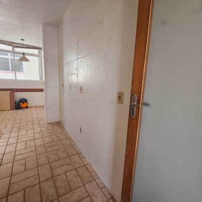 Sala com 212m², 3 garagens, no bairro Centro em Florianópolis