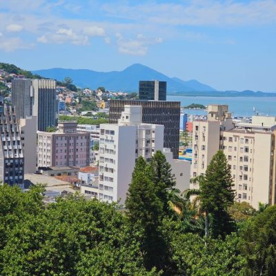 Sala com 212m², 3 garagens, no bairro Centro em Florianópolis