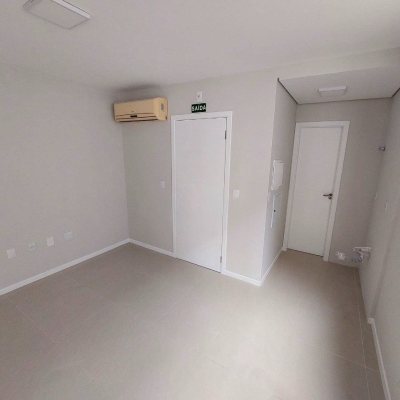 Sala com 48m², 1 garagem, no bairro Centro em Florianópolis