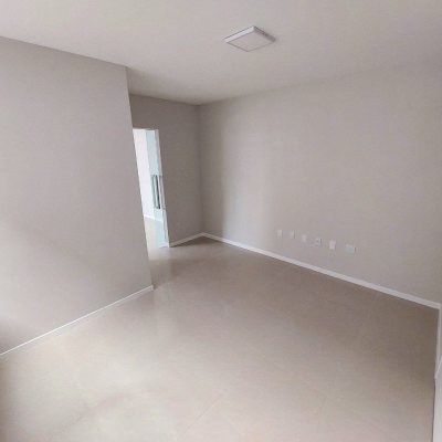 Sala com 48m², 1 garagem, no bairro Centro em Florianópolis