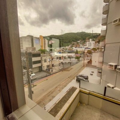 Sala com 48m², 1 garagem, no bairro Centro em Florianópolis