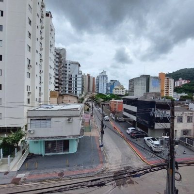 Sala com 48m², 1 garagem, no bairro Centro em Florianópolis