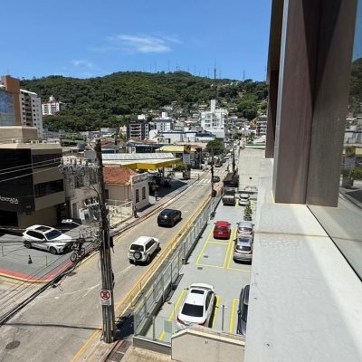 Sala com 48m², 1 garagem, no bairro Centro em Florianópolis