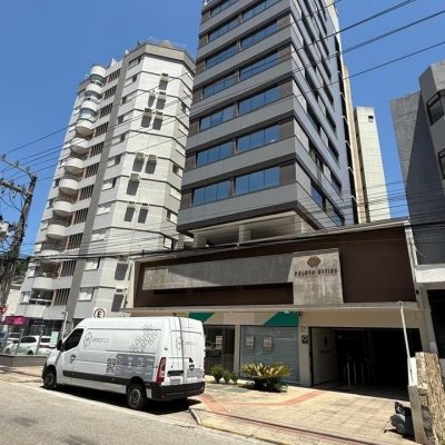 Sala com 48m², 1 garagem, no bairro Centro em Florianópolis