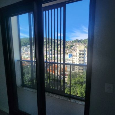 Apartamentos com 69m², 2 quartos, 2 suítes, 2 garagens, no bairro Centro em Florianópolis