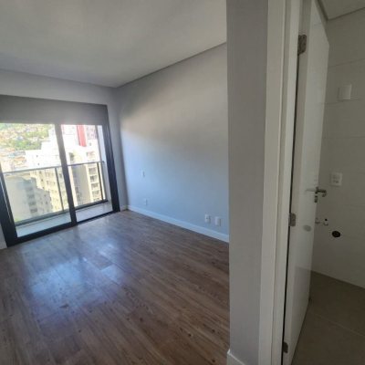Apartamentos com 69m², 2 quartos, 2 suítes, 2 garagens, no bairro Centro em Florianópolis