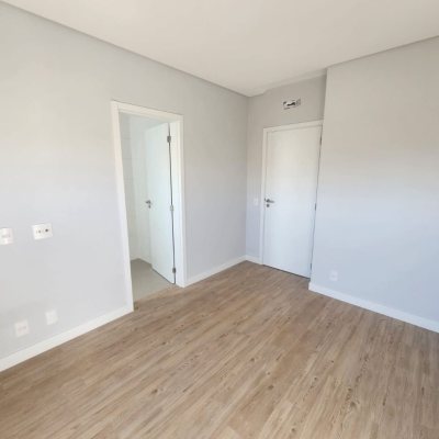 Apartamentos com 69m², 2 quartos, 2 suítes, 2 garagens, no bairro Centro em Florianópolis