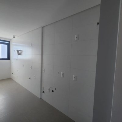 Apartamentos com 69m², 2 quartos, 2 suítes, 2 garagens, no bairro Centro em Florianópolis