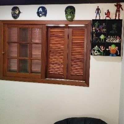 Casa Residencial com 243m², 4 quartos, 1 suíte, 2 garagens, no bairro Córrego Grande em Florianópolis