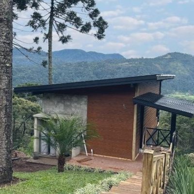 Sitio com 130m², 3 quartos, 3 suítes, 3 garagens, no bairro Centro em Urubici