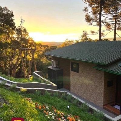 Sitio com 130m², 3 quartos, 3 suítes, 3 garagens, no bairro Centro em Urubici