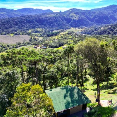 Sitio com 130m², 3 quartos, 3 suítes, 3 garagens, no bairro Centro em Urubici