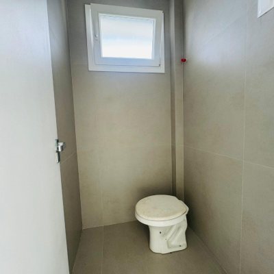 Casa Residencial com 210m², 3 quartos, 3 suítes, 4 garagens, no bairro Campeche em Florianópolis