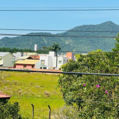Casa Residencial com 210m², 3 quartos, 3 suítes, 4 garagens, no bairro Campeche em Florianópolis