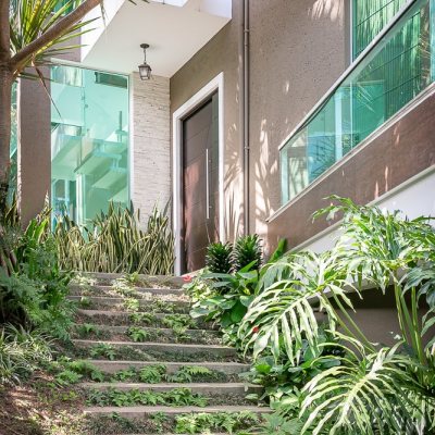 Casa Residencial com 410m², 4 quartos, 4 suítes, 3 garagens, no bairro Praia Mole em Florianópolis