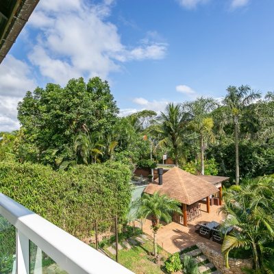 Casa Residencial com 410m², 4 quartos, 4 suítes, 3 garagens, no bairro Praia Mole em Florianópolis