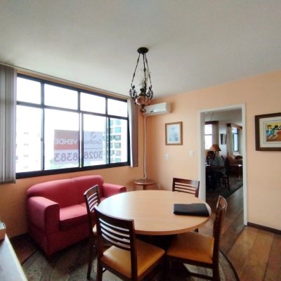 Apartamentos com 211m², 4 quartos, 1 suíte, 2 garagens, no bairro Centro em Florianópolis