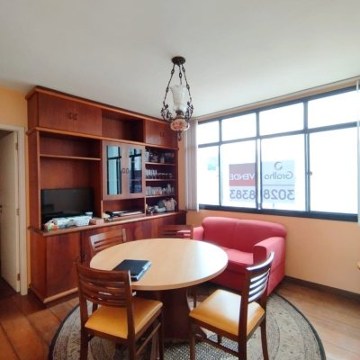 Apartamentos com 211m², 4 quartos, 1 suíte, 2 garagens, no bairro Centro em Florianópolis