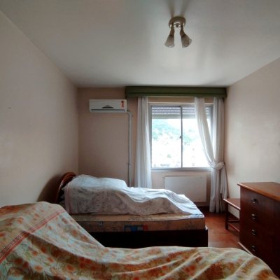 Apartamentos com 211m², 4 quartos, 1 suíte, 2 garagens, no bairro Centro em Florianópolis