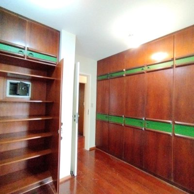 Apartamentos com 211m², 4 quartos, 1 suíte, 2 garagens, no bairro Centro em Florianópolis