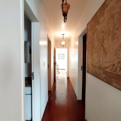 Apartamentos com 211m², 4 quartos, 1 suíte, 2 garagens, no bairro Centro em Florianópolis