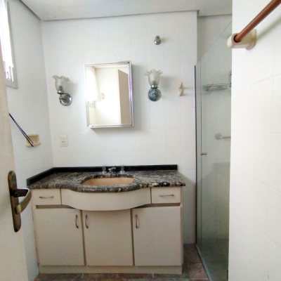Apartamentos com 211m², 4 quartos, 1 suíte, 2 garagens, no bairro Centro em Florianópolis