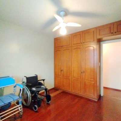 Apartamentos com 211m², 4 quartos, 1 suíte, 2 garagens, no bairro Centro em Florianópolis