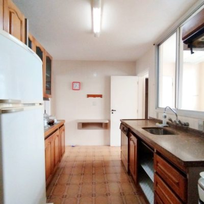 Apartamentos com 211m², 4 quartos, 1 suíte, 2 garagens, no bairro Centro em Florianópolis