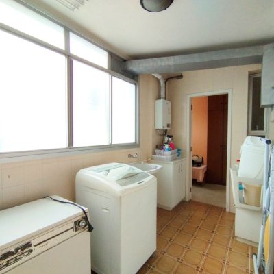 Apartamentos com 211m², 4 quartos, 1 suíte, 2 garagens, no bairro Centro em Florianópolis