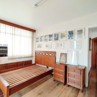 Apartamentos com 211m², 4 quartos, 1 suíte, 2 garagens, no bairro Centro em Florianópolis