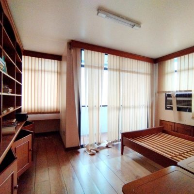 Apartamentos com 211m², 4 quartos, 1 suíte, 2 garagens, no bairro Centro em Florianópolis