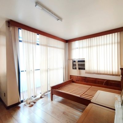 Apartamentos com 211m², 4 quartos, 1 suíte, 2 garagens, no bairro Centro em Florianópolis