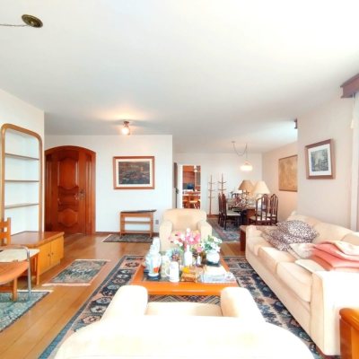 Apartamentos com 211m², 4 quartos, 1 suíte, 2 garagens, no bairro Centro em Florianópolis